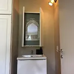Bedroom With Extension On Veranda 아파트 *
