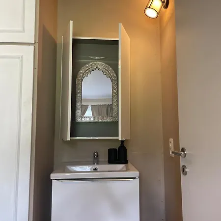 Bedroom With Extension On Veranda Apartman *