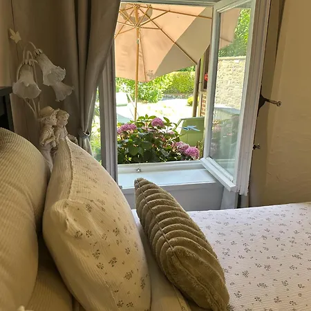 Bedroom With Extension On Veranda Apartman Yvoir